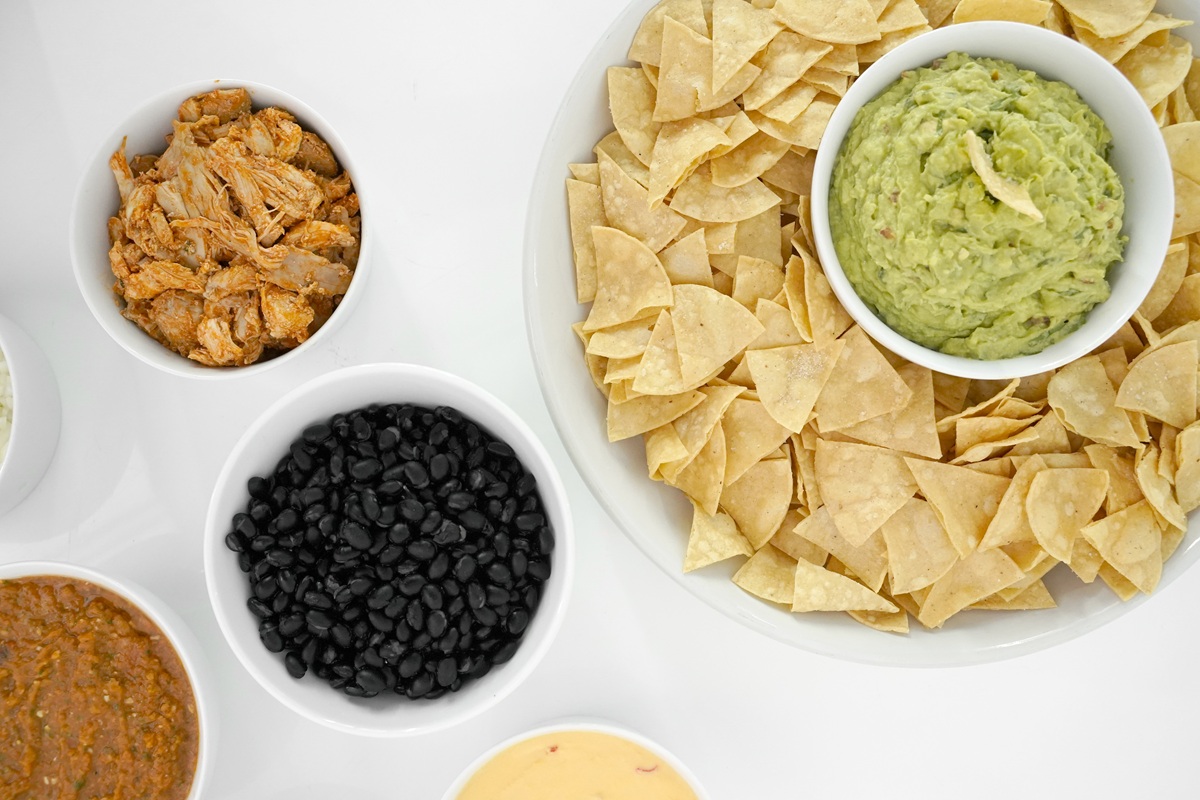 paramoutn events cinco de mayo chicps and guac nacho bar catering deal 2026